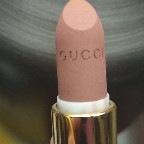 gucci lipstick 210